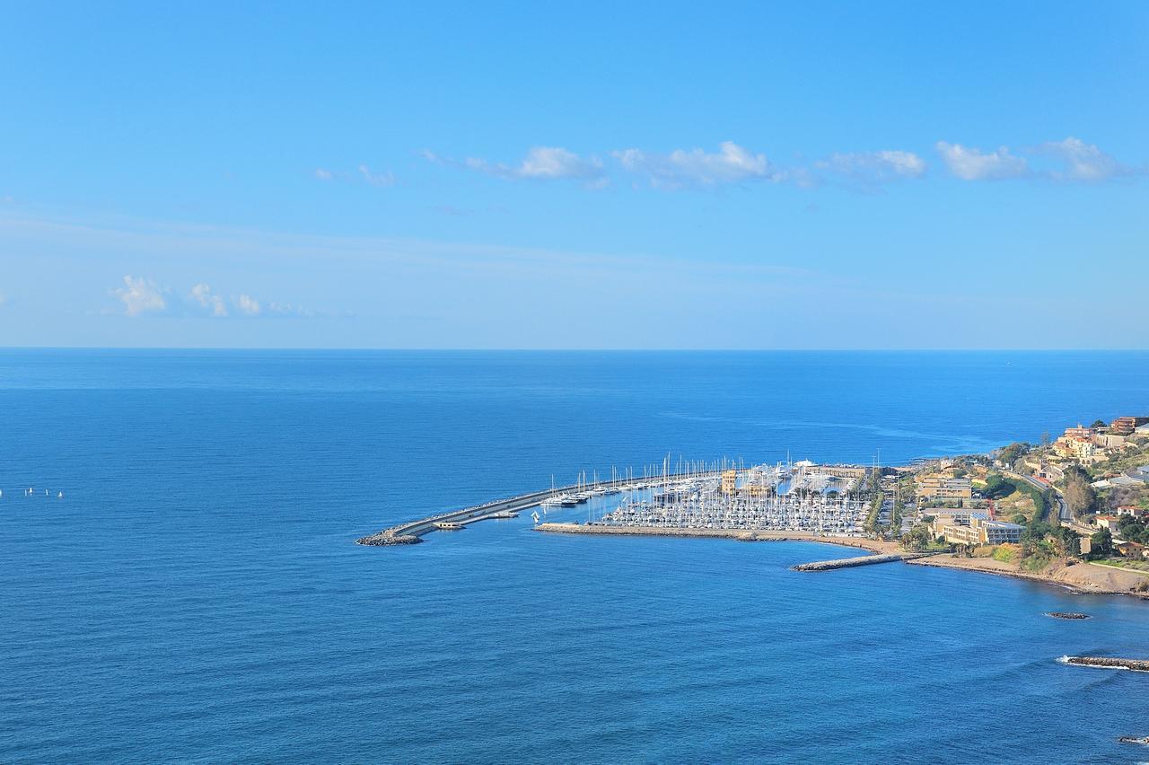 Silvia Degli Aregai Apartment Santo Stefano al Mare Bagian luar foto
