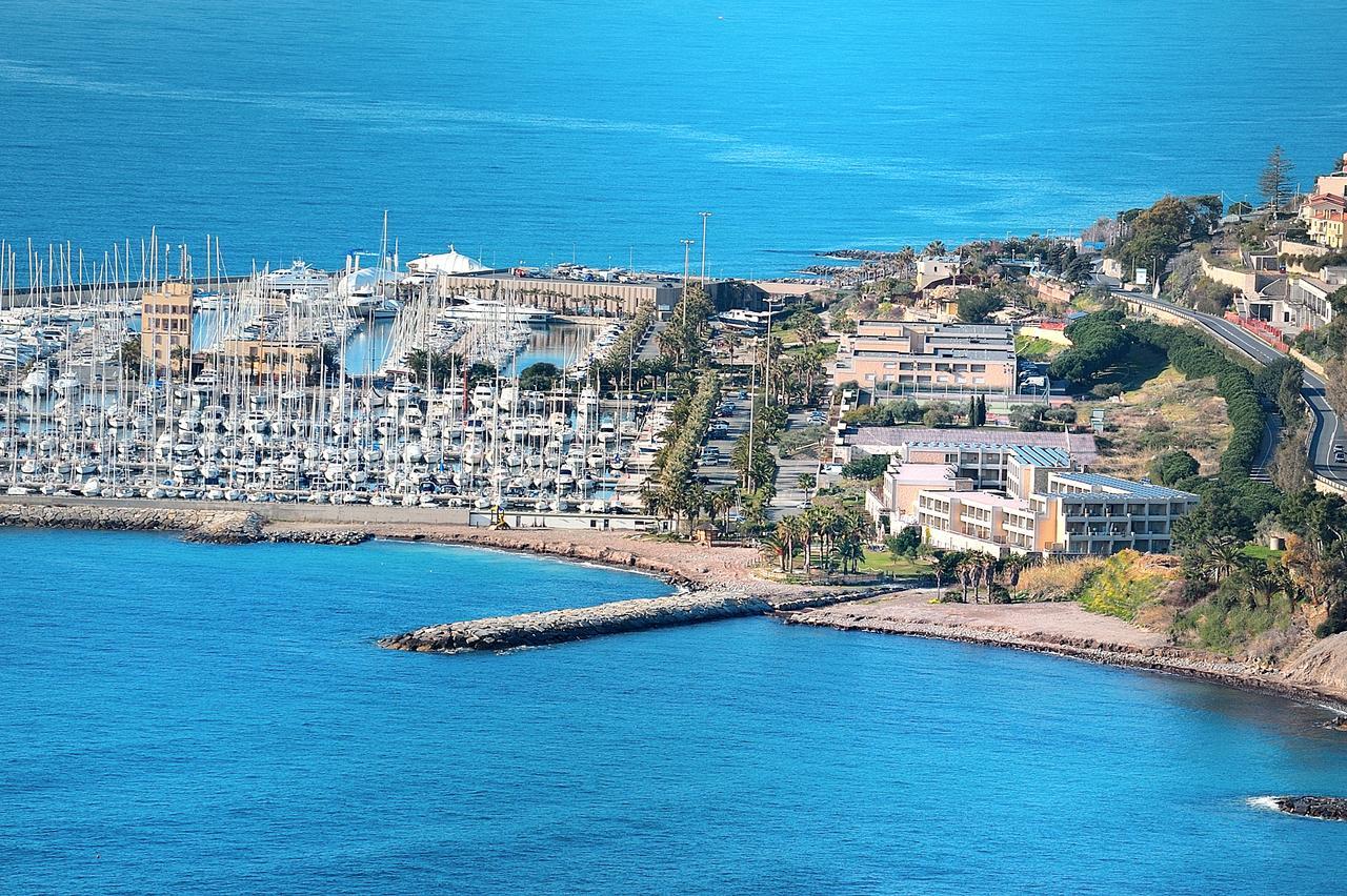Silvia Degli Aregai Apartment Santo Stefano al Mare Bagian luar foto